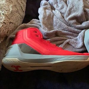 Curry 3 all red edition